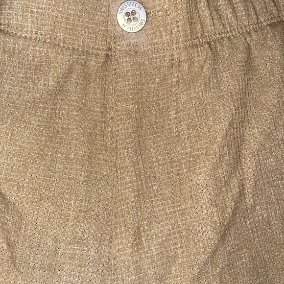 Swiss Tech Men's Brown Flat Front Shorts sz 34 - Picture 3 of 4